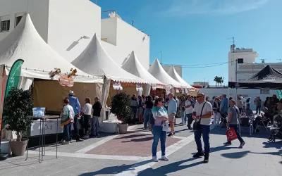 Rota celebra con éxito la VII edición del Mercado de Quesos Andaluces en la Plaza de la Merced